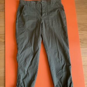 Banana Republic Women's Green Cargo Pants 8 P